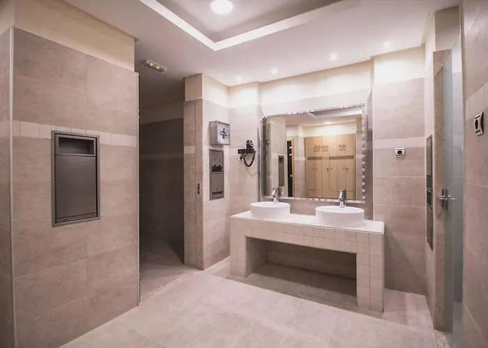 Samara Gym Jacuzzi Pools * Marbella