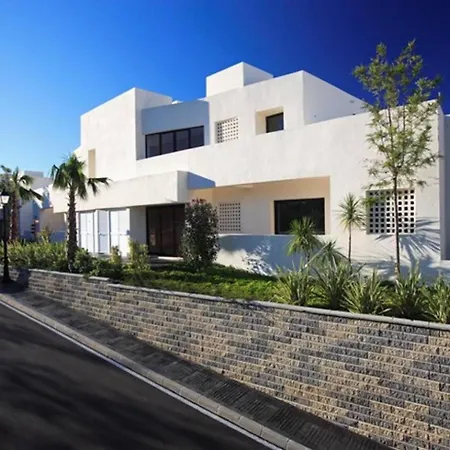 Samara Gym Jacuzzi Pools * Marbella