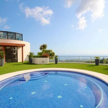 Samara Gym Jacuzzi Pools *