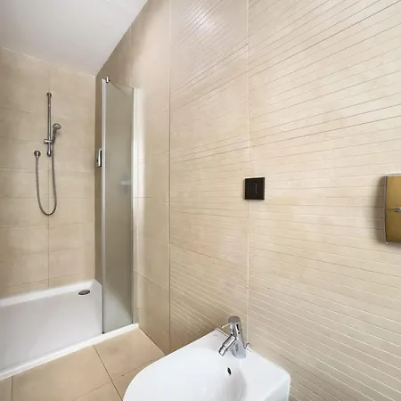 Samara Gym Jacuzzi Pools *