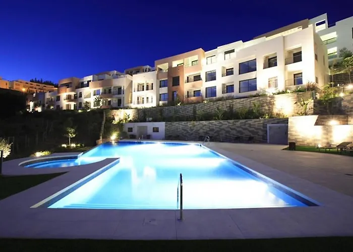 Samara Gym Jacuzzi Pools 마르베야
